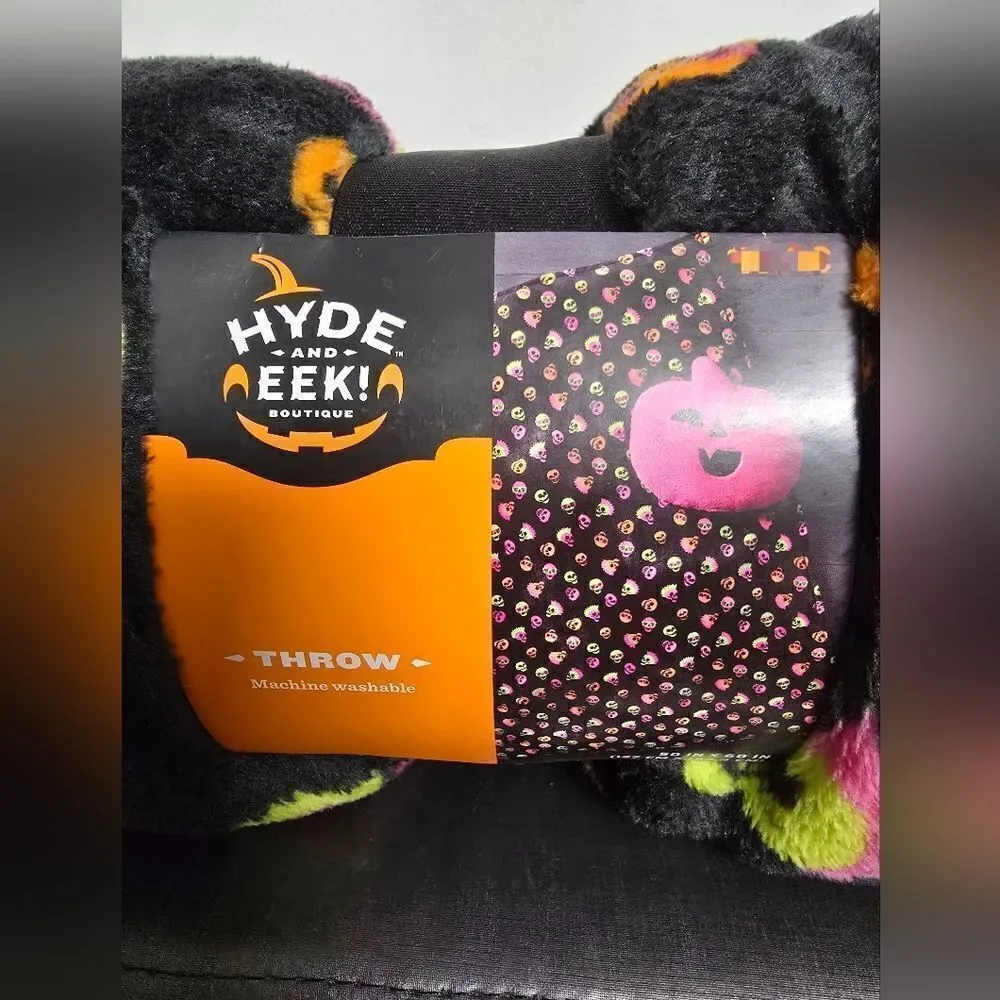 Skull Printed Plush Halloween Throw Blanket Black - Hyde & EEK! Boutique